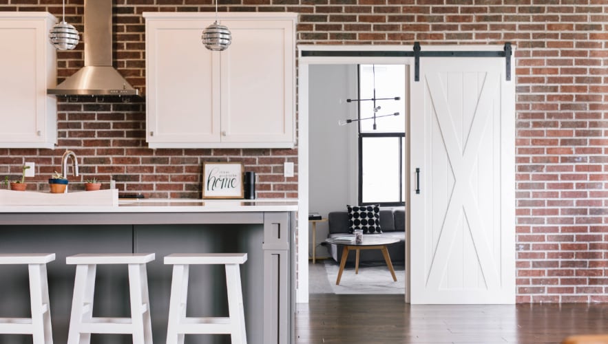 Sliding barn doors in a kitchen